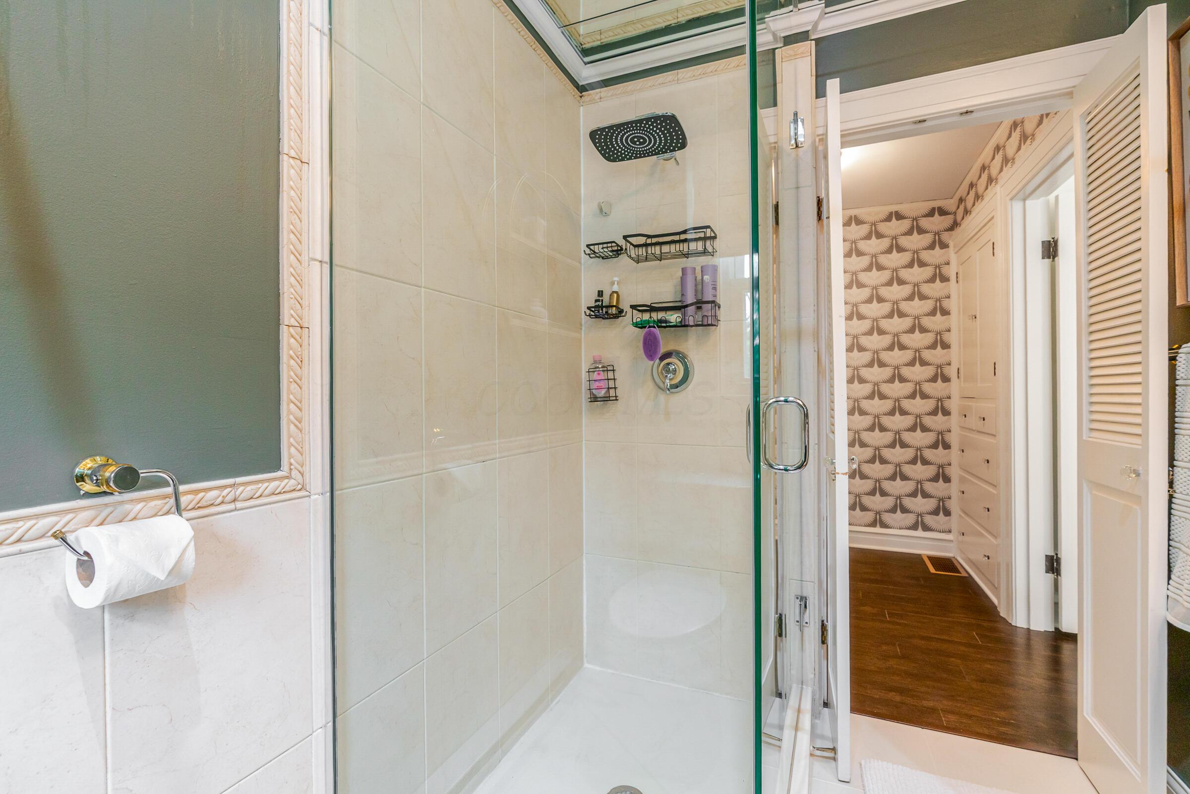 233 Preston Road Columbus, OH 43209 - Photo 48 of 81 Second Floor Full Bathroom 2