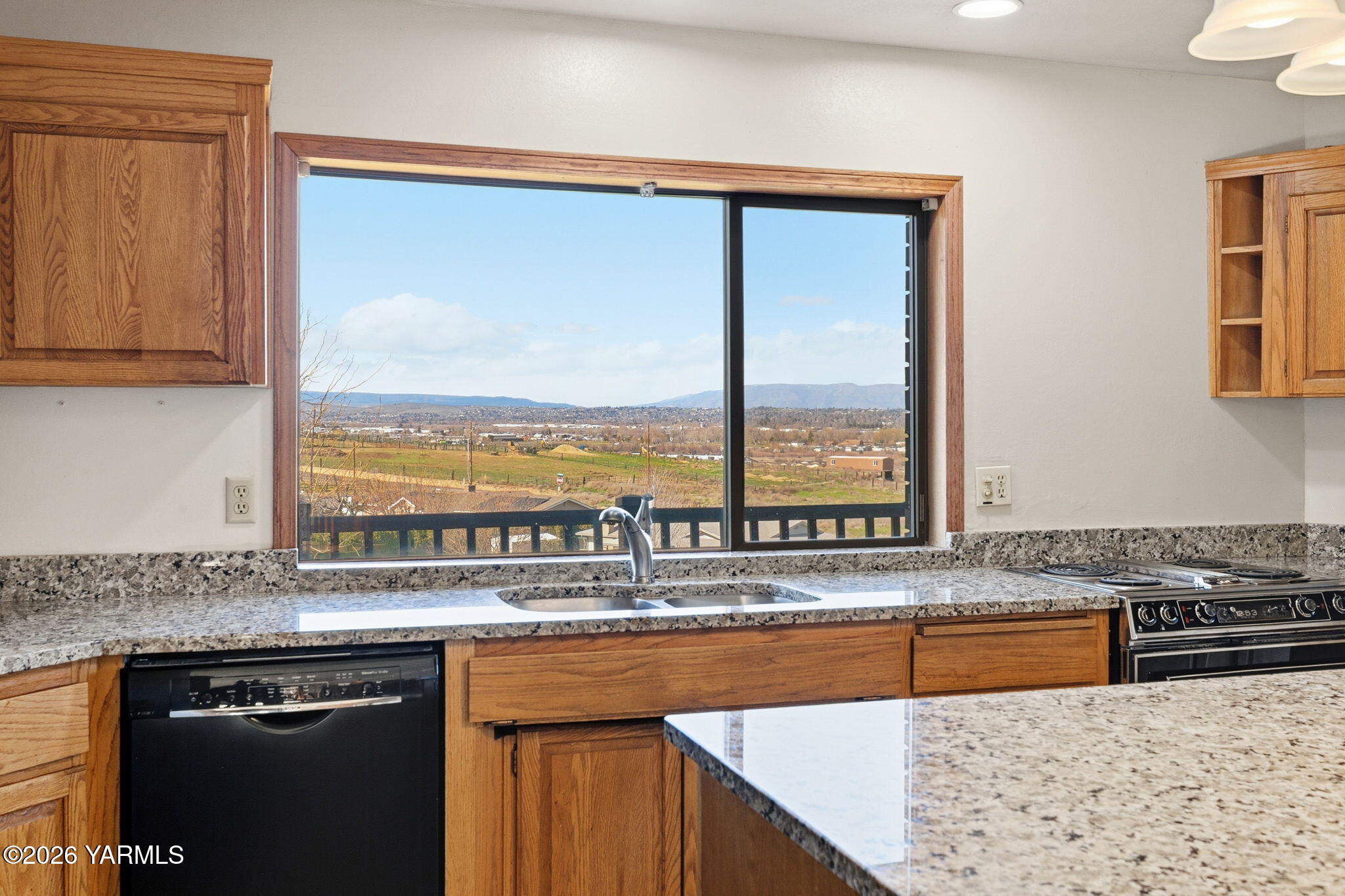 3409 Goodman Road Yakima, WA 98903 - Photo 11 of 34 Cuevas_260309_GoodmanRd_Yakima_17