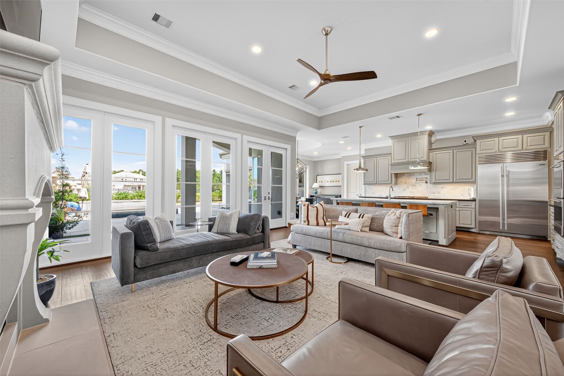 6806 West Warwick Lake Lane Spring, TX 77389 - Photo 17 of 50 Natural light pouring in all around the house