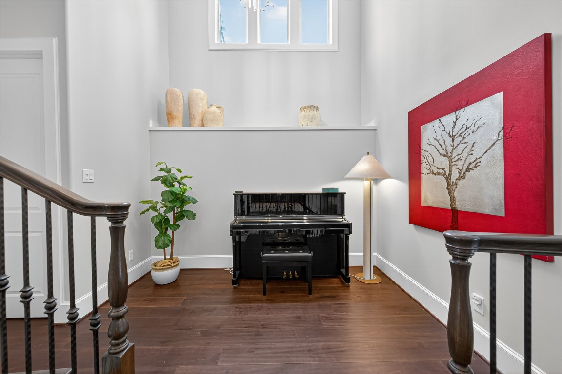 6806 West Warwick Lake Lane Spring, TX 77389 - Photo 25 of 50 Landing space with 1/2 bath. A great area to display your show stopper art.