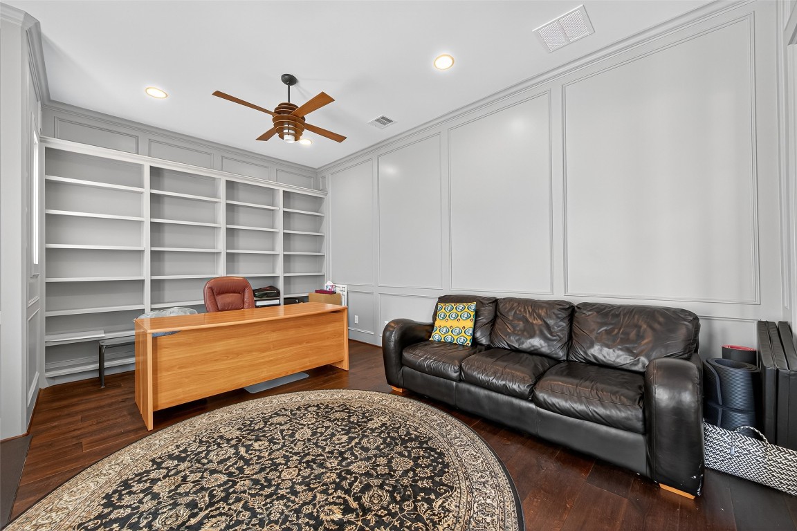 6806 West Warwick Lake Lane Spring, TX 77389 - Photo 8 of 50 Custom Cabinets in a fully functional office