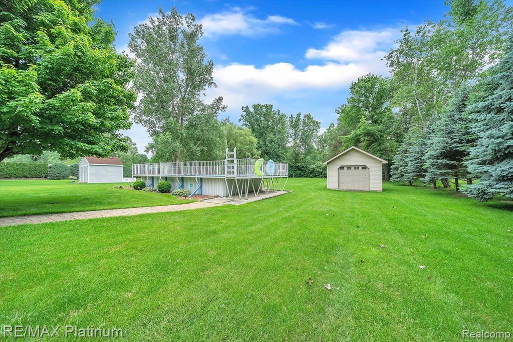 4089 West Maple Road Wixom, MI 48393 - Photo 34 of 46