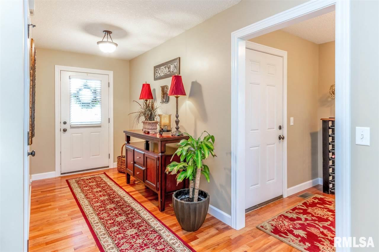 1715 Springbrook Court DeWitt, IA 52742 - Photo 2 of 20 Gallery Image 2