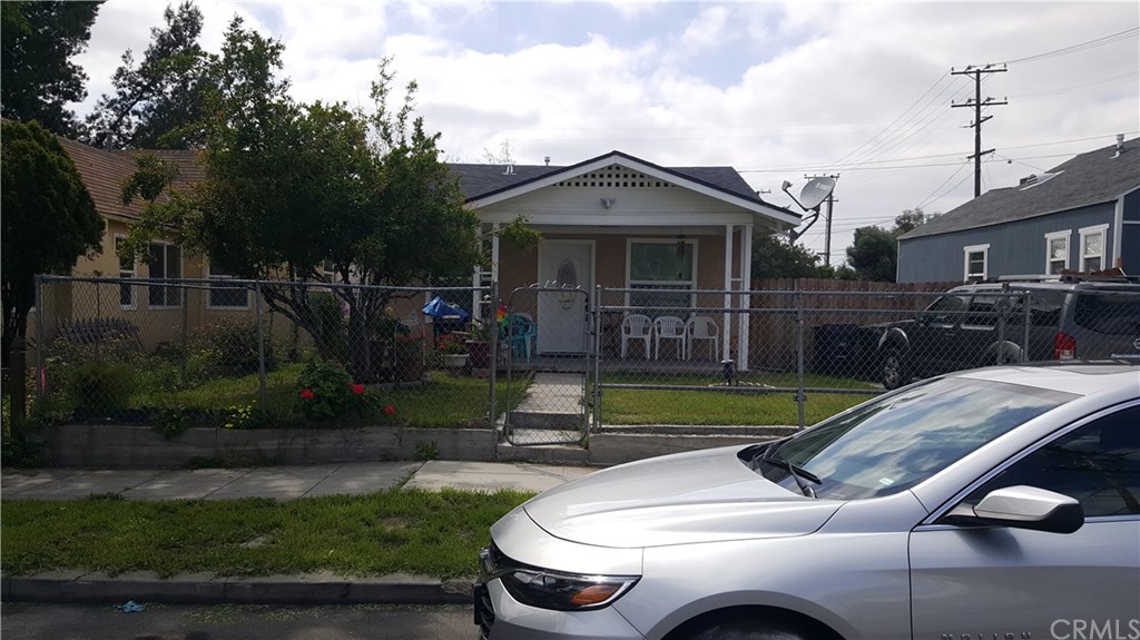 350 North Clifford Avenue Rialto, CA 92376 - Photo 1 of 1