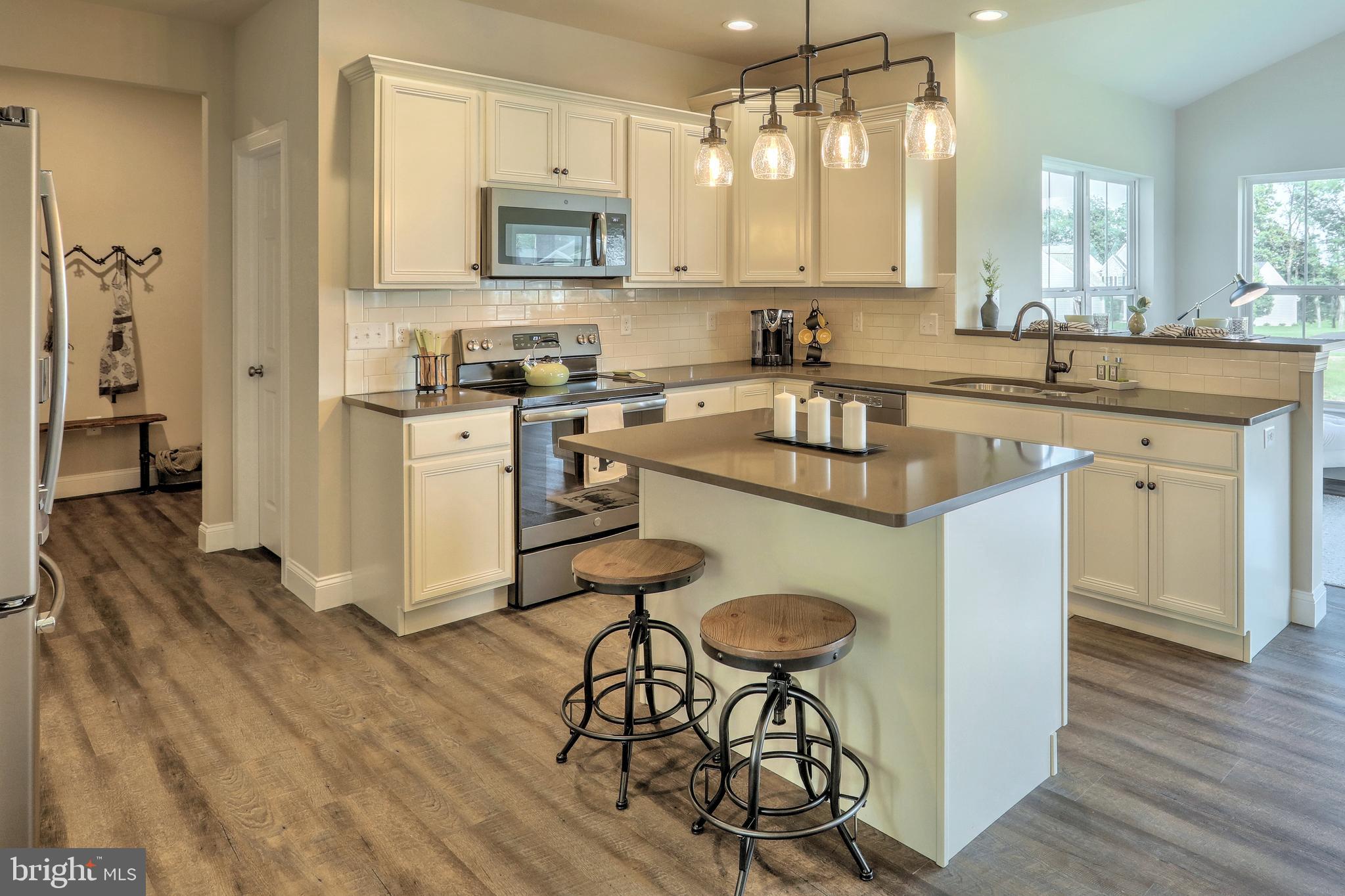 154 Ore Bank Road Dillsburg, PA 17019 - Photo 22 of 64 Photo similar to home - Logan Meadows model home.