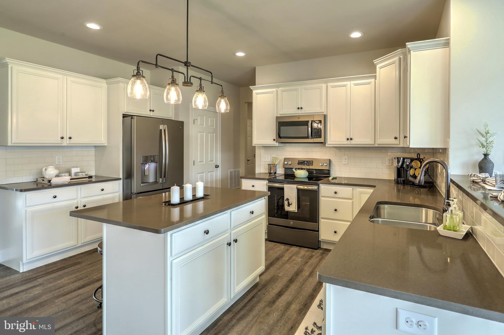 154 Ore Bank Road Dillsburg, PA 17019 - Photo 23 of 64 Photo similar to home - Logan Meadows model home.