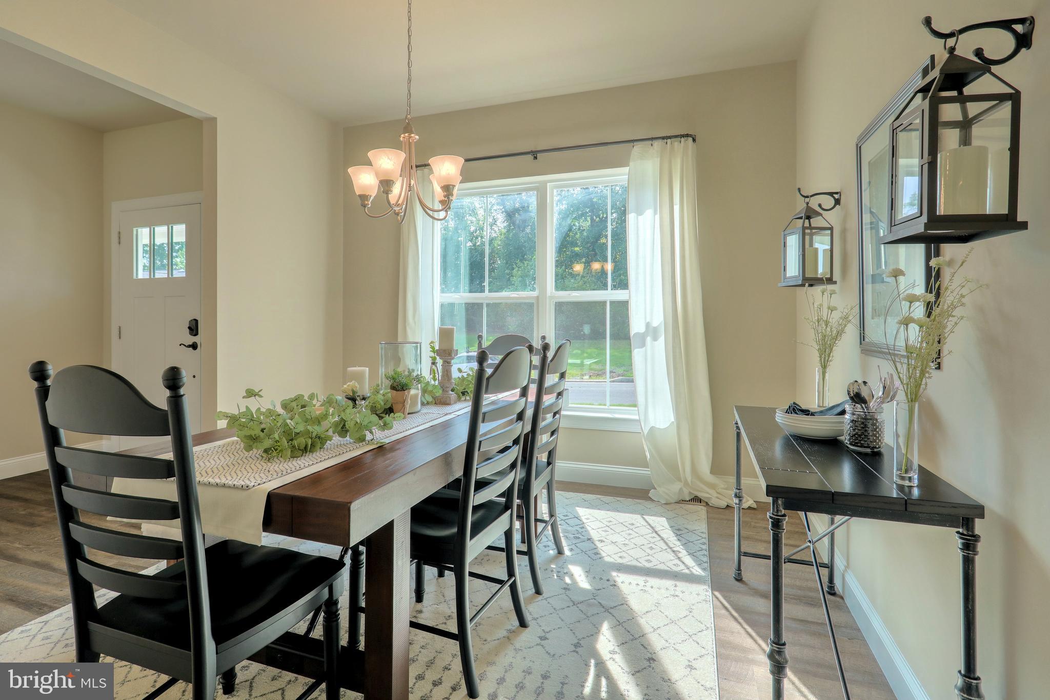 154 Ore Bank Road Dillsburg, PA 17019 - Photo 29 of 64 Photo similar to home - Logan Meadows model home.