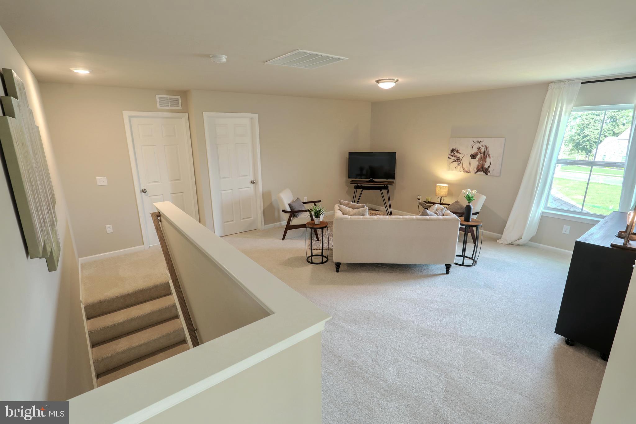 154 Ore Bank Road Dillsburg, PA 17019 - Photo 34 of 64 Photo similar to home - Logan Meadows model home.
