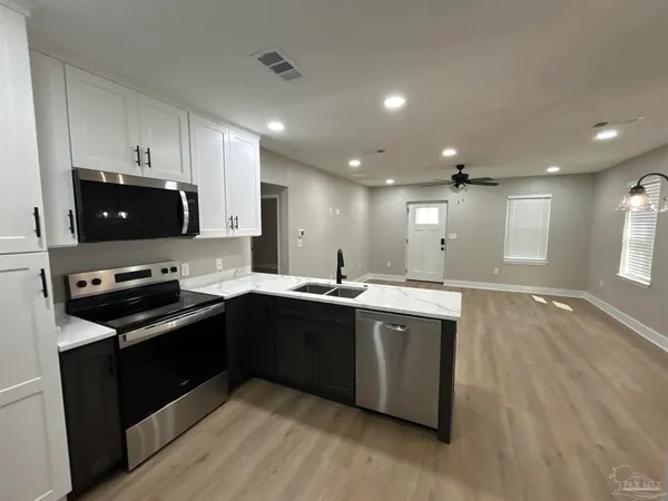 $1,895 | 721 West Jordan Street, Pensacola, FL 32501