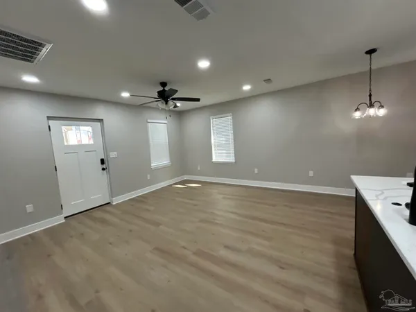 $1,895 | 721 West Jordan Street, Pensacola, FL 32501