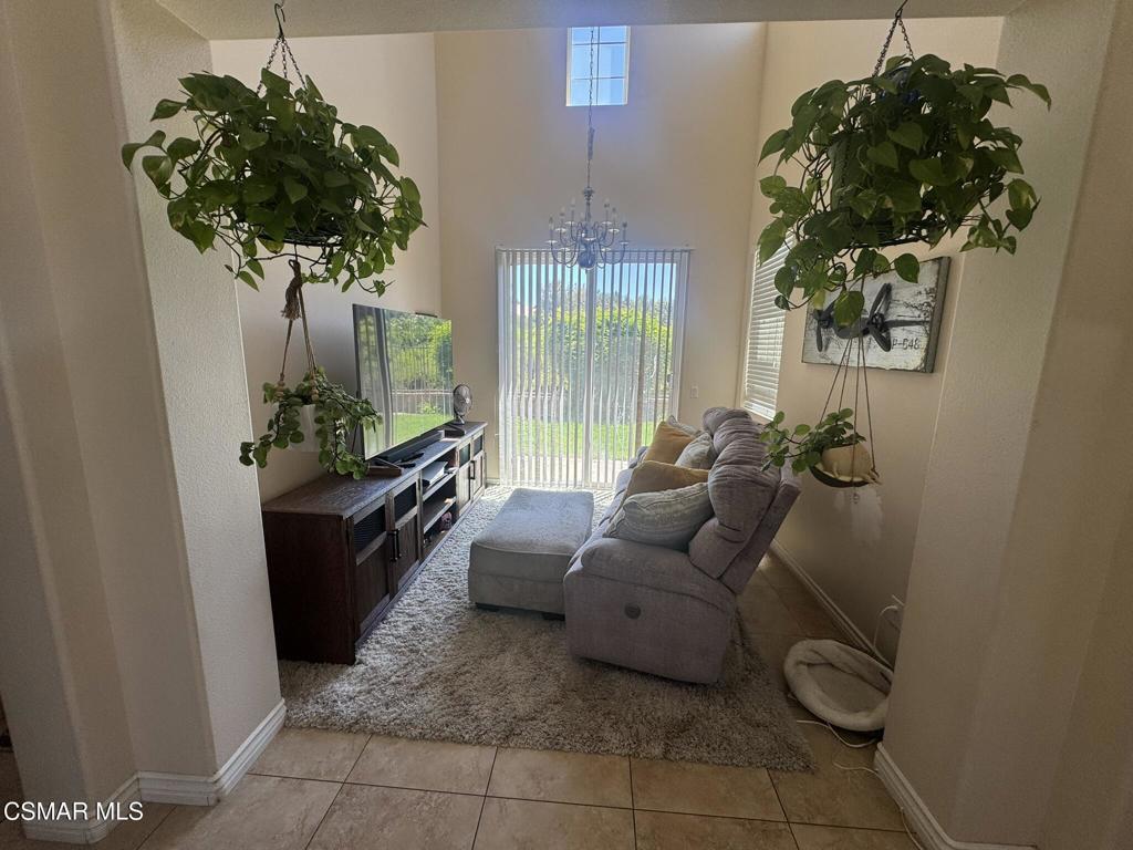 27786 Summer Grove Place Valencia, CA 91354 - Photo 2 of 14