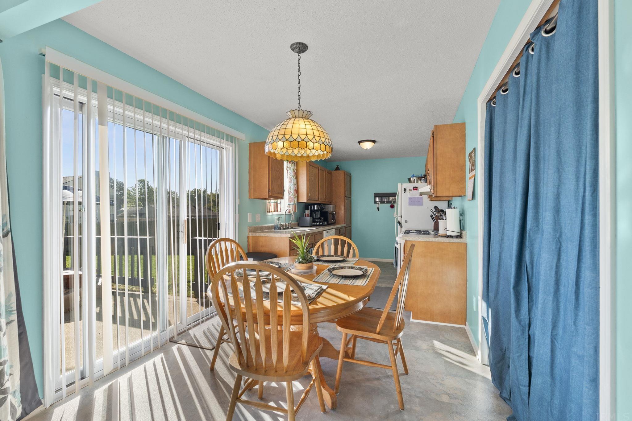 9720 Rio Canyon Court Fort Wayne, IN 46825 - Photo 11 of 32 Gallery Image 11