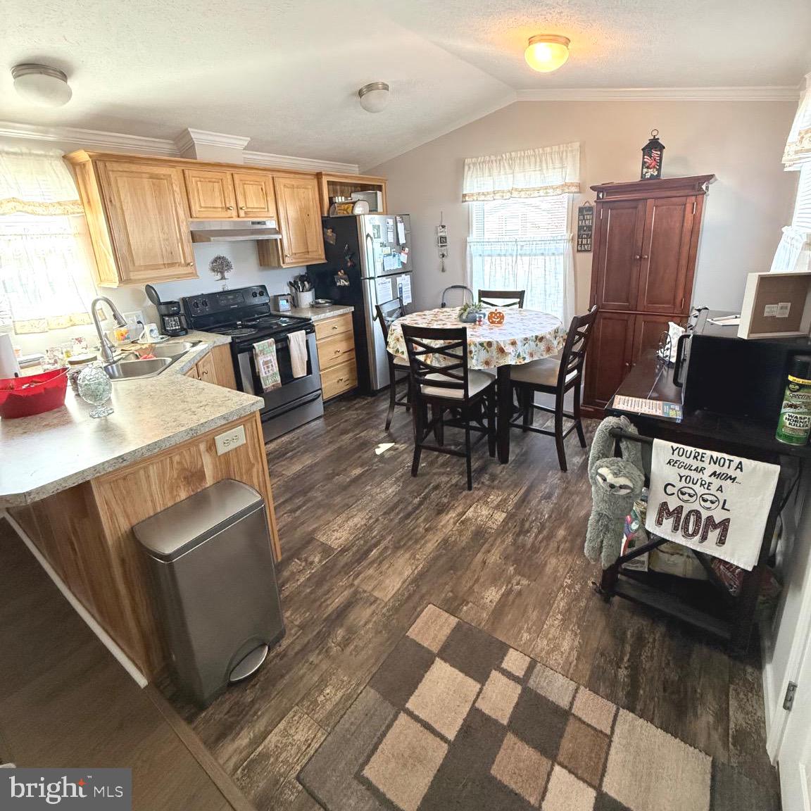 182 5th Avenue Media, PA 19063 - Photo 9 of 26 a view of a dining room with furniture