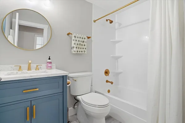$279,900 | 7 Adams Court, Unit A, Streamwood, IL 60107