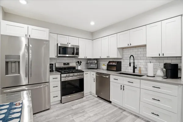 $279,900 | 7 Adams Court, Unit A, Streamwood, IL 60107