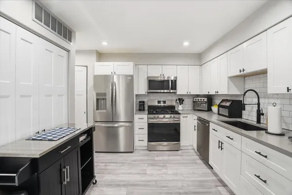 $279,900 | 7 Adams Court, Unit A, Streamwood, IL 60107