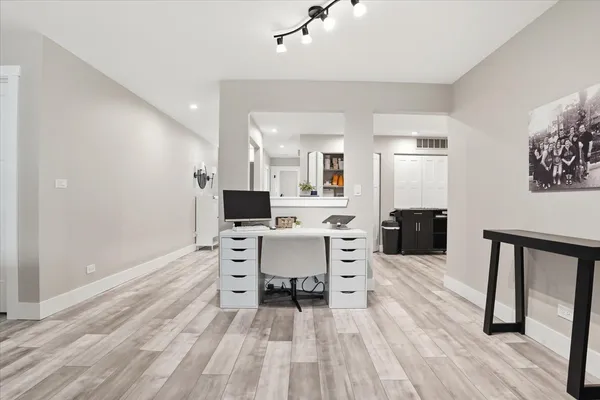 $279,900 | 7 Adams Court, Unit A, Streamwood, IL 60107