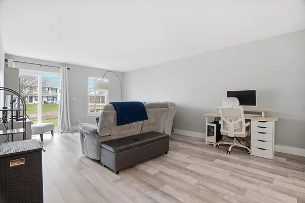 $279,900 | 7 Adams Court, Unit A, Streamwood, IL 60107