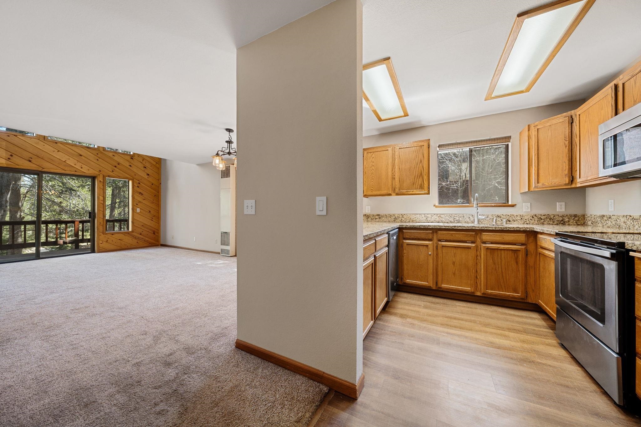 11443 Northwoods Boulevard, Unit B Truckee, CA 96161 - Photo 9 of 19