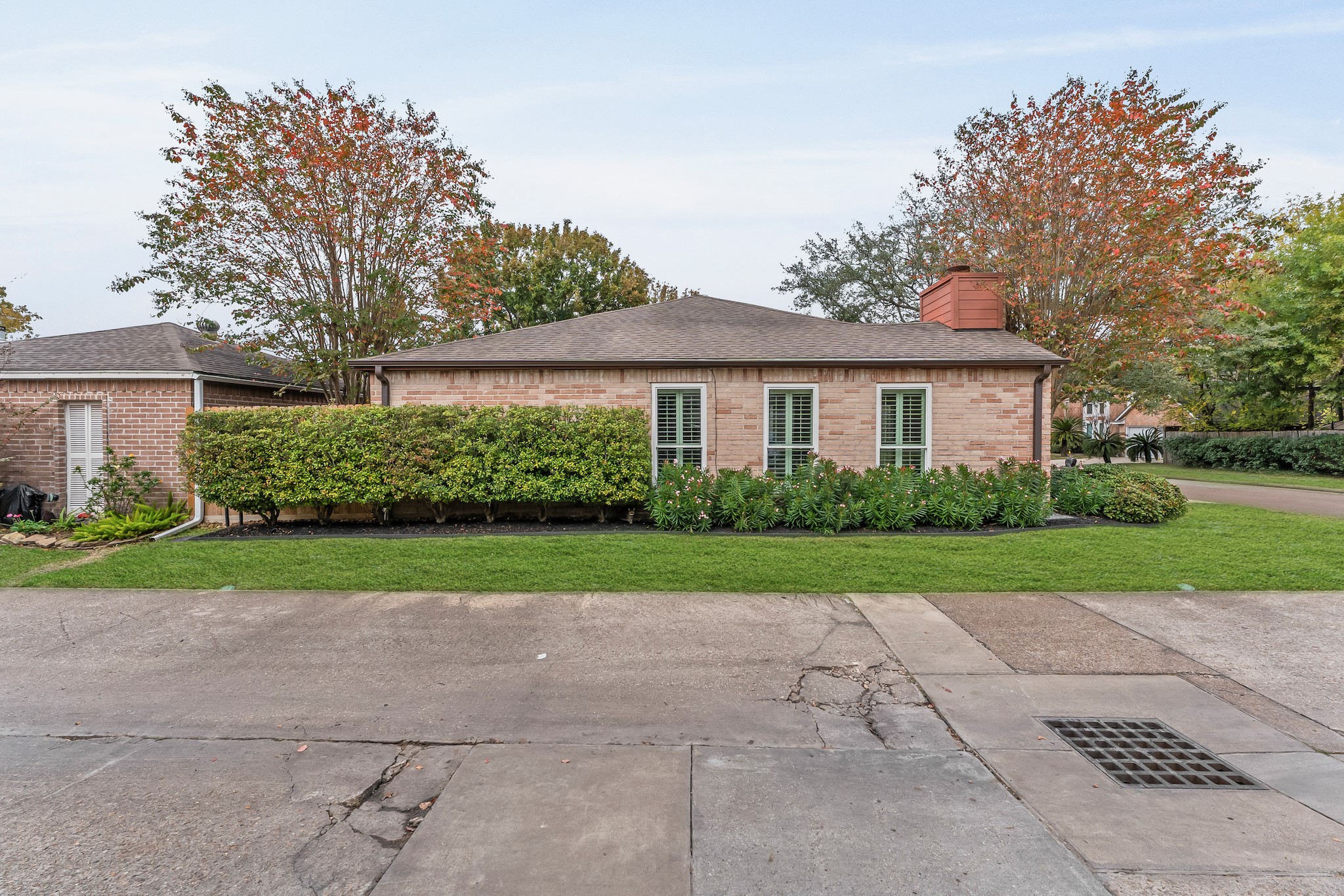 1546 Beaconshire Houston, TX 77077 - Photo 26 of 29 a view of outdoor space and yard