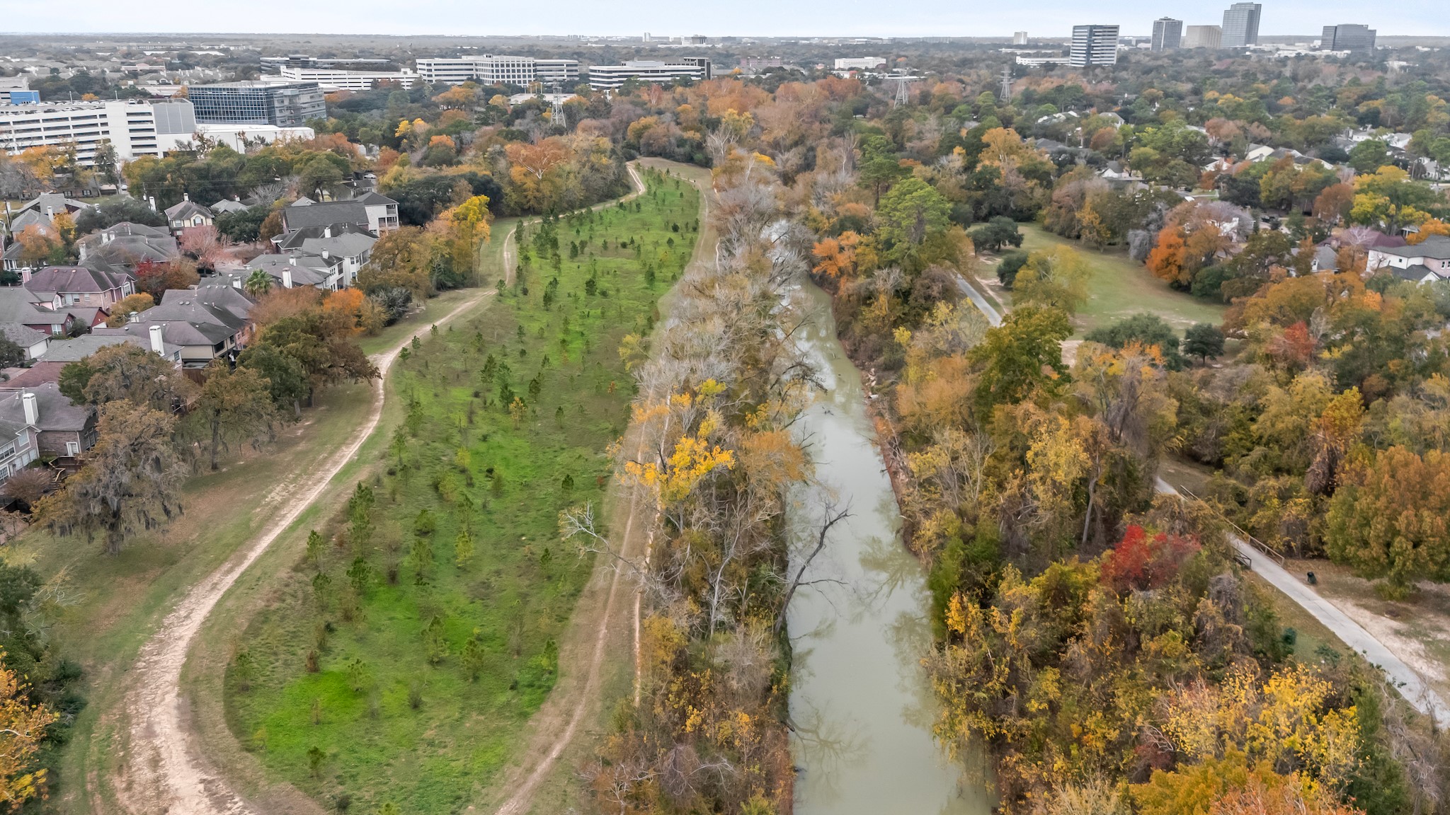 1546 Beaconshire Houston, TX 77077 - Photo 28 of 29 an aerial view of residential houses with outdoor space