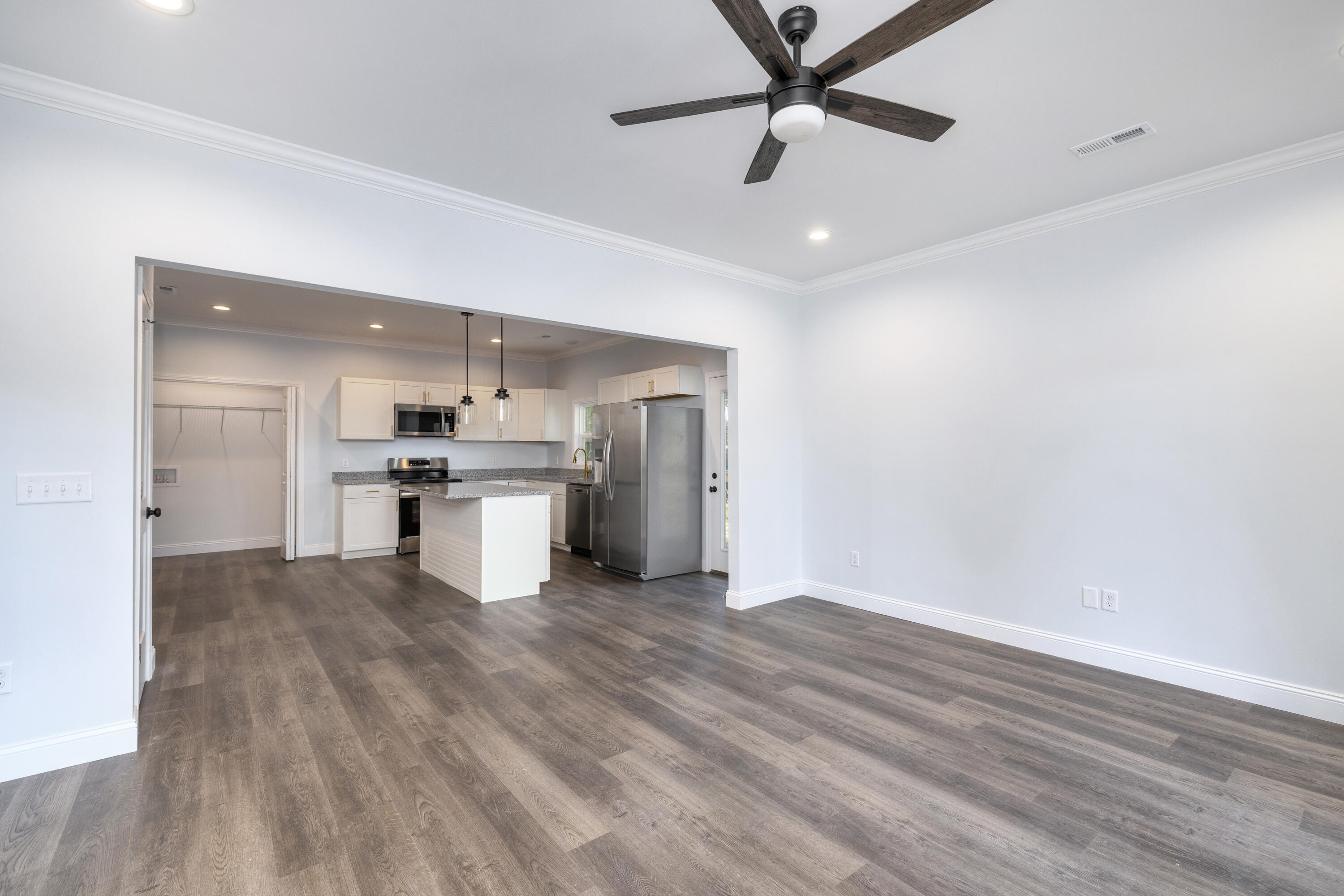 1229 Lemon Avenue Manning, SC 29102 - Photo 10 of 37 38