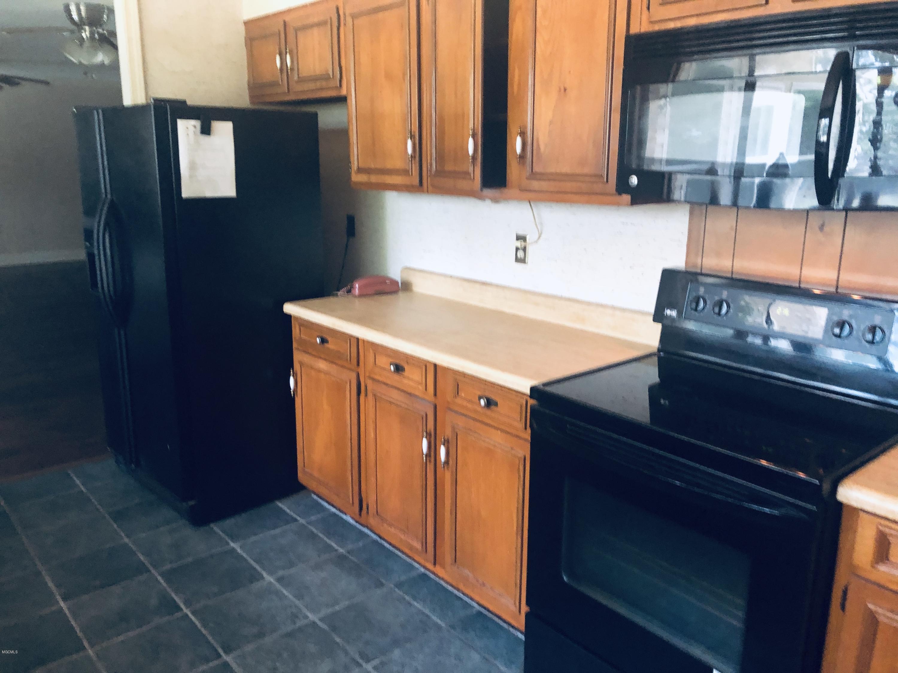 3234 Nottingham Road Ocean Springs, MS 39564 - Photo 11 of 24 08AB4434-F2A9-48A8-A2B8-BAF587108401