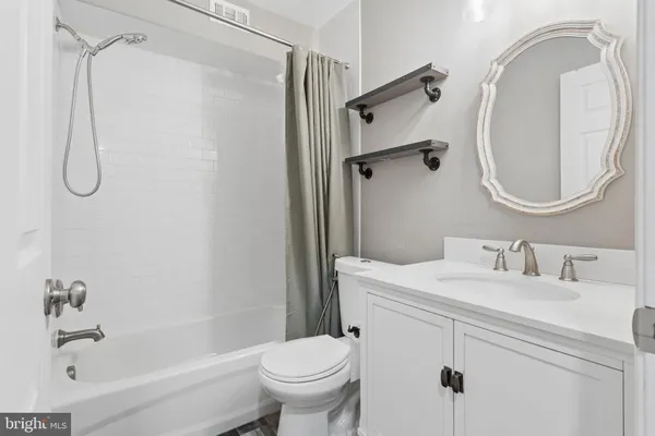 $284,900 | 227 Derry Hill Court, Mount Laurel, NJ 08054