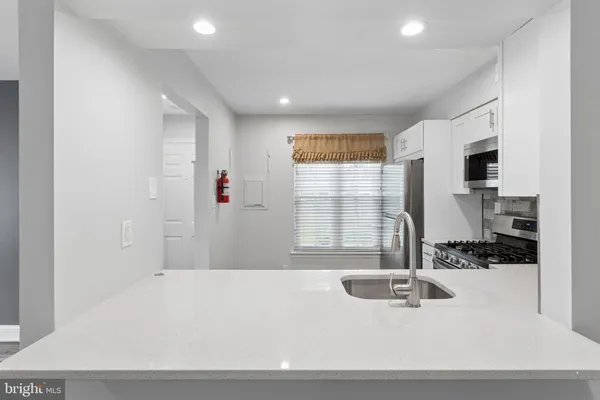 $284,900 | 227 Derry Hill Court, Mount Laurel, NJ 08054