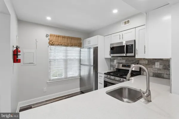 $284,900 | 227 Derry Hill Court, Mount Laurel, NJ 08054