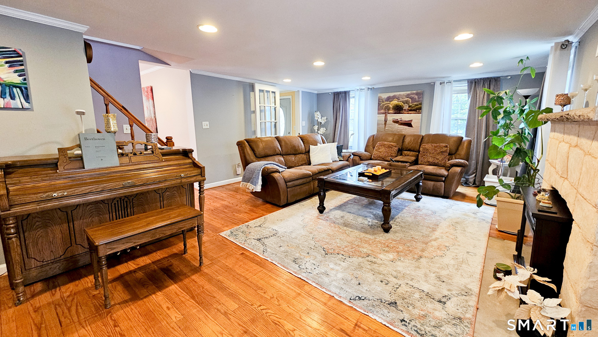 384 Long Hill Road South Windsor, CT 06074 - Photo 9 of 40 a living room with furniture