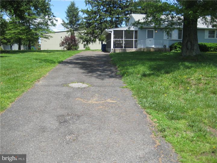 661 Rancocas Road Westampton, NJ 08060 - Photo 6 of 24 Driveway