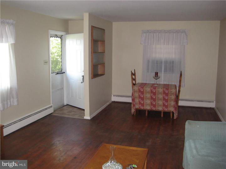 661 Rancocas Road Westampton, NJ 08060 - Photo 10 of 24 Living Room