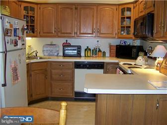 109 Harrow Road Levittown, PA 19056 - Photo 6 of 12 Kitchen