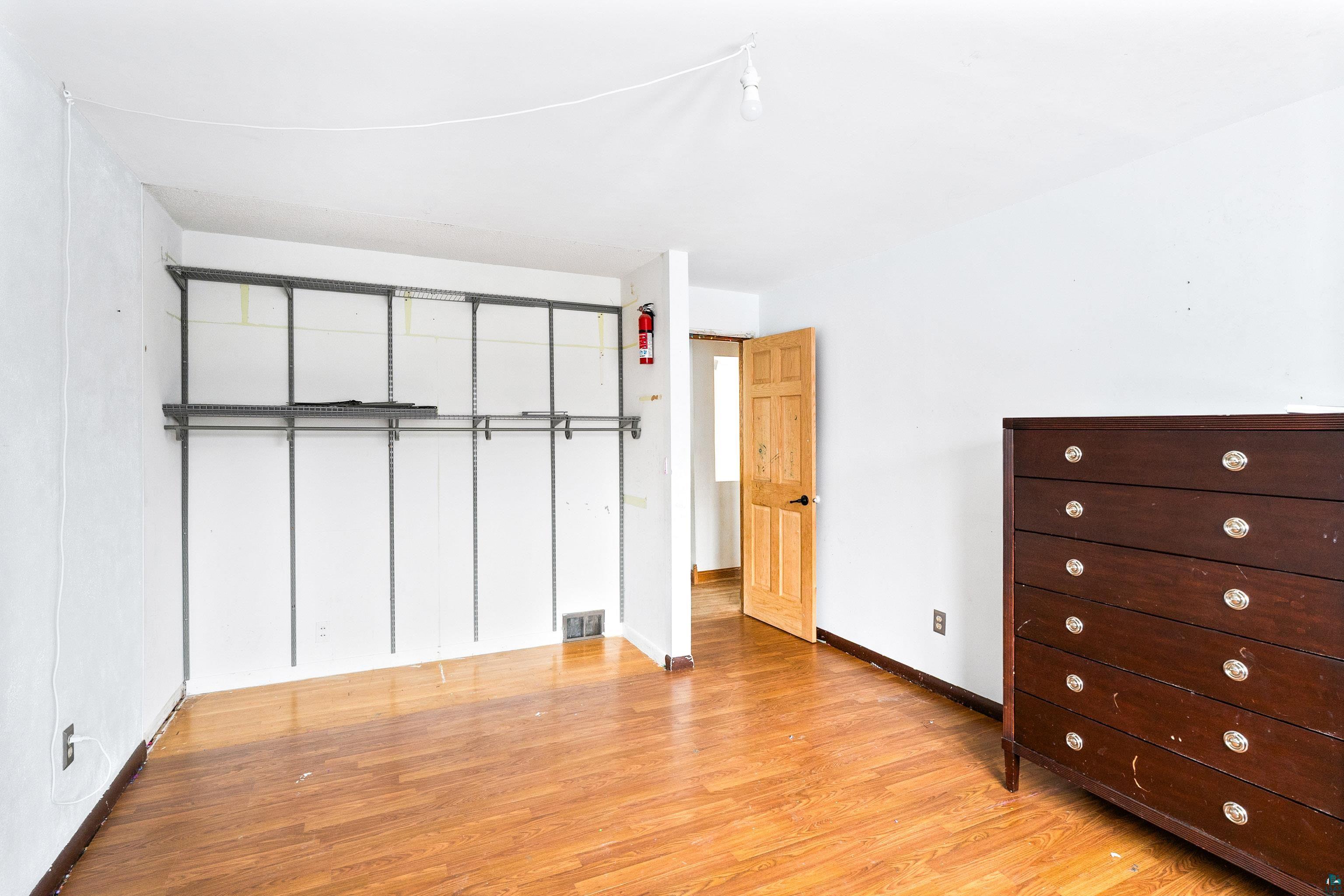 5004 Wyoming Street Duluth, MN 55804 - Photo 17 of 36 Bedroom 1