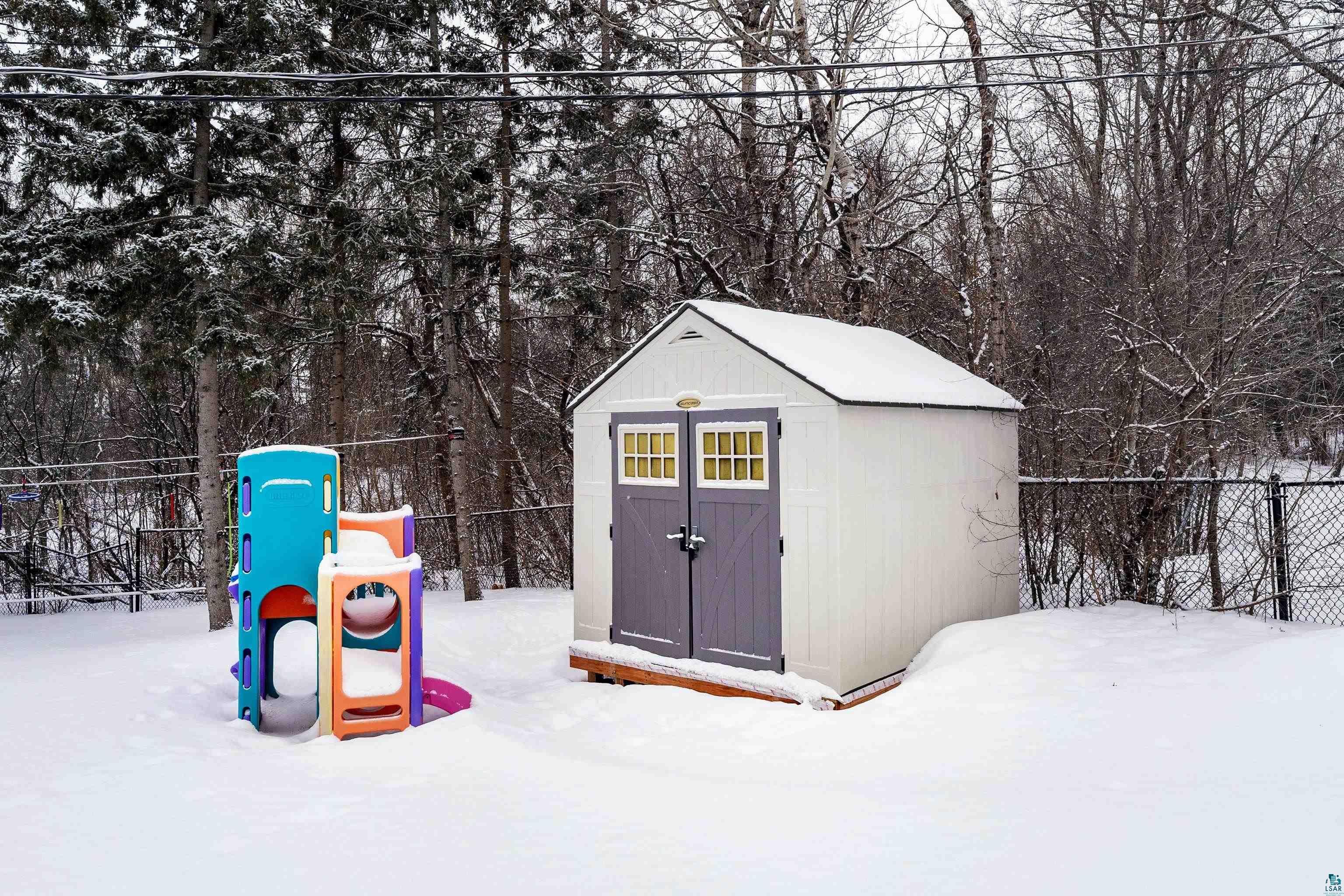 5004 Wyoming Street Duluth, MN 55804 - Photo 35 of 36 Back Yard Storage Shed