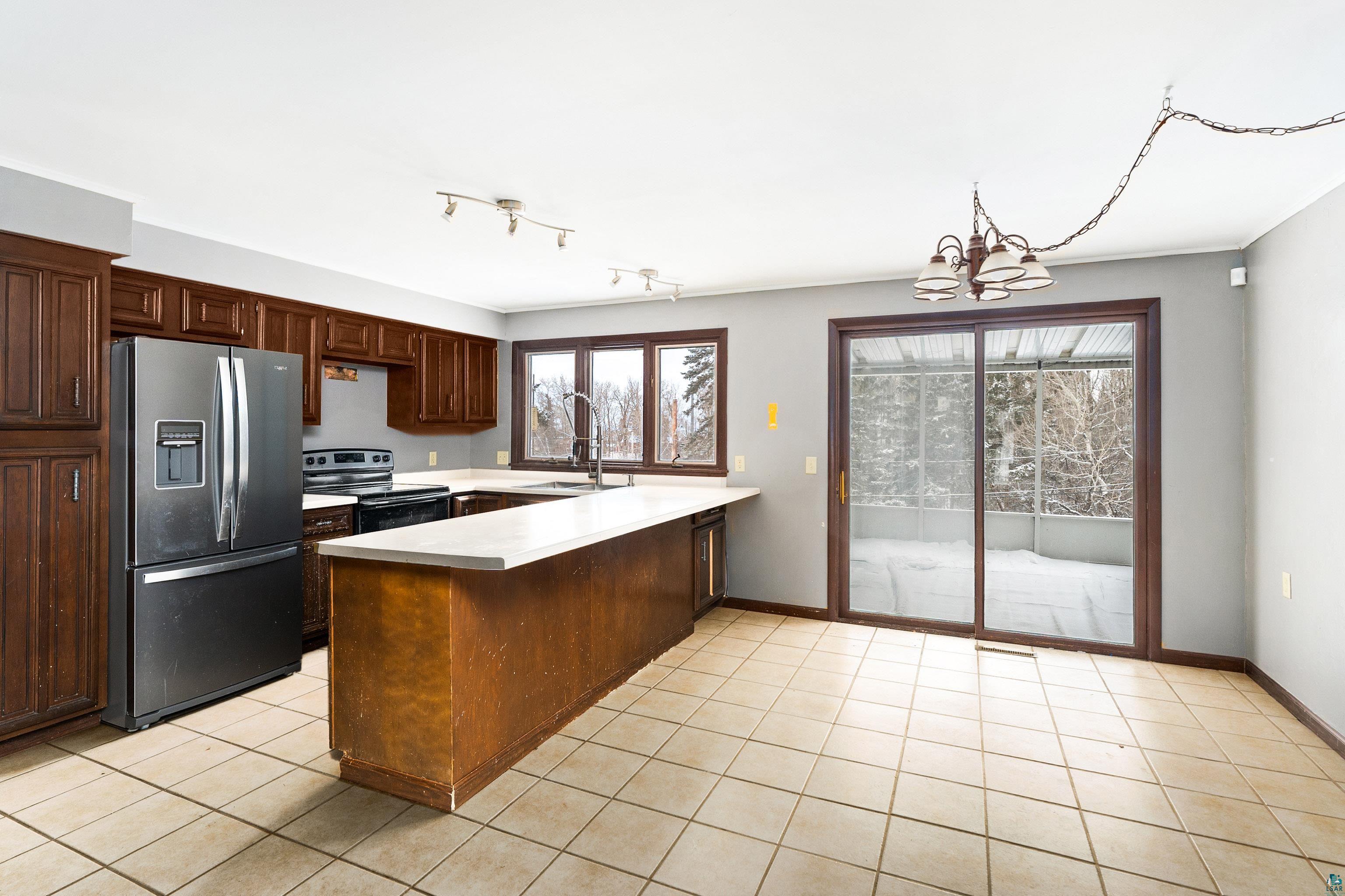 5004 Wyoming Street Duluth, MN 55804 - Photo 9 of 36 Dining Area