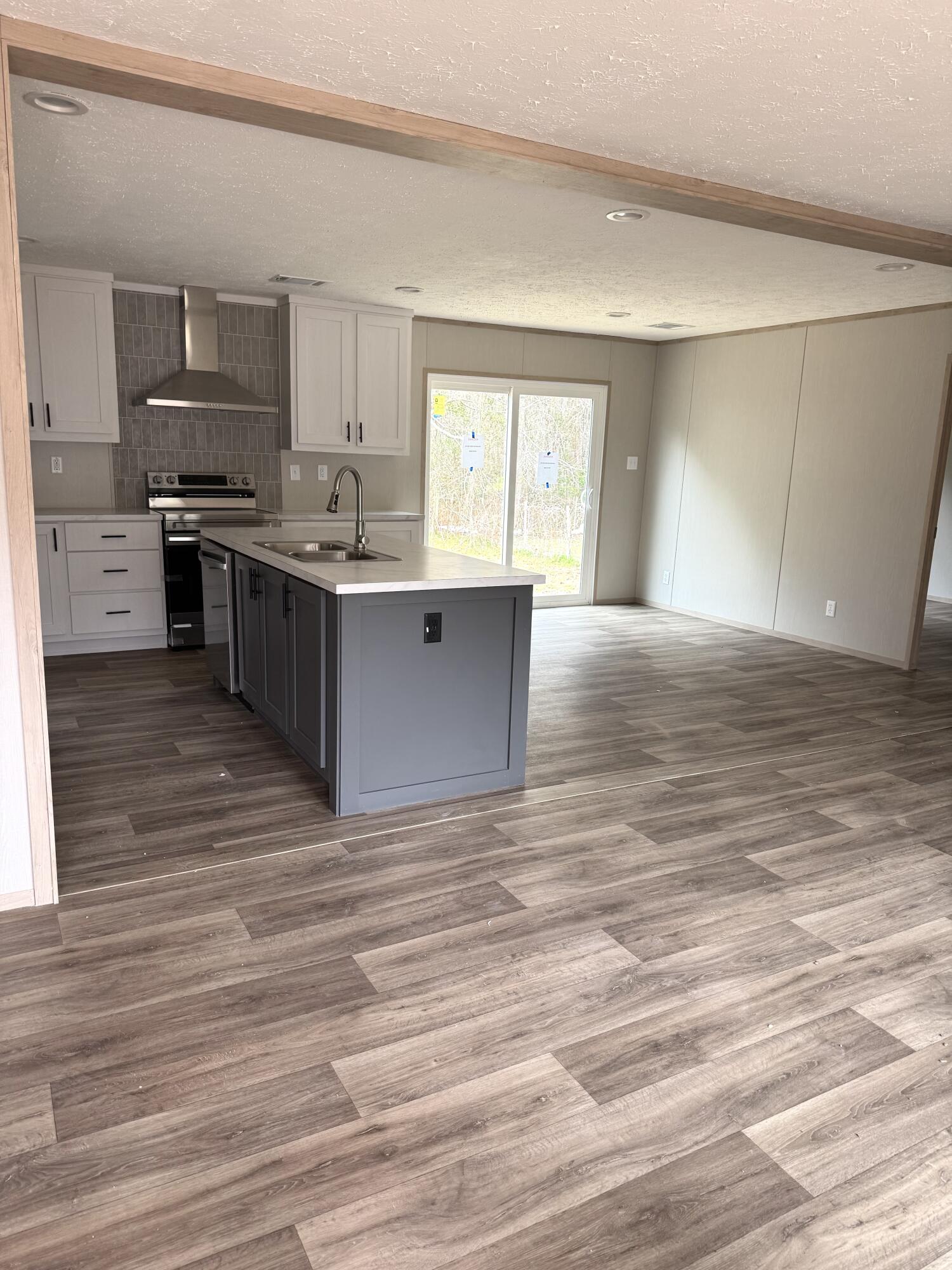 267 Pooshee Plantation Way Bonneau, SC 29431 - Photo 2 of 5 B412C3C6-B610-4232-A9EB-B6D52932305A