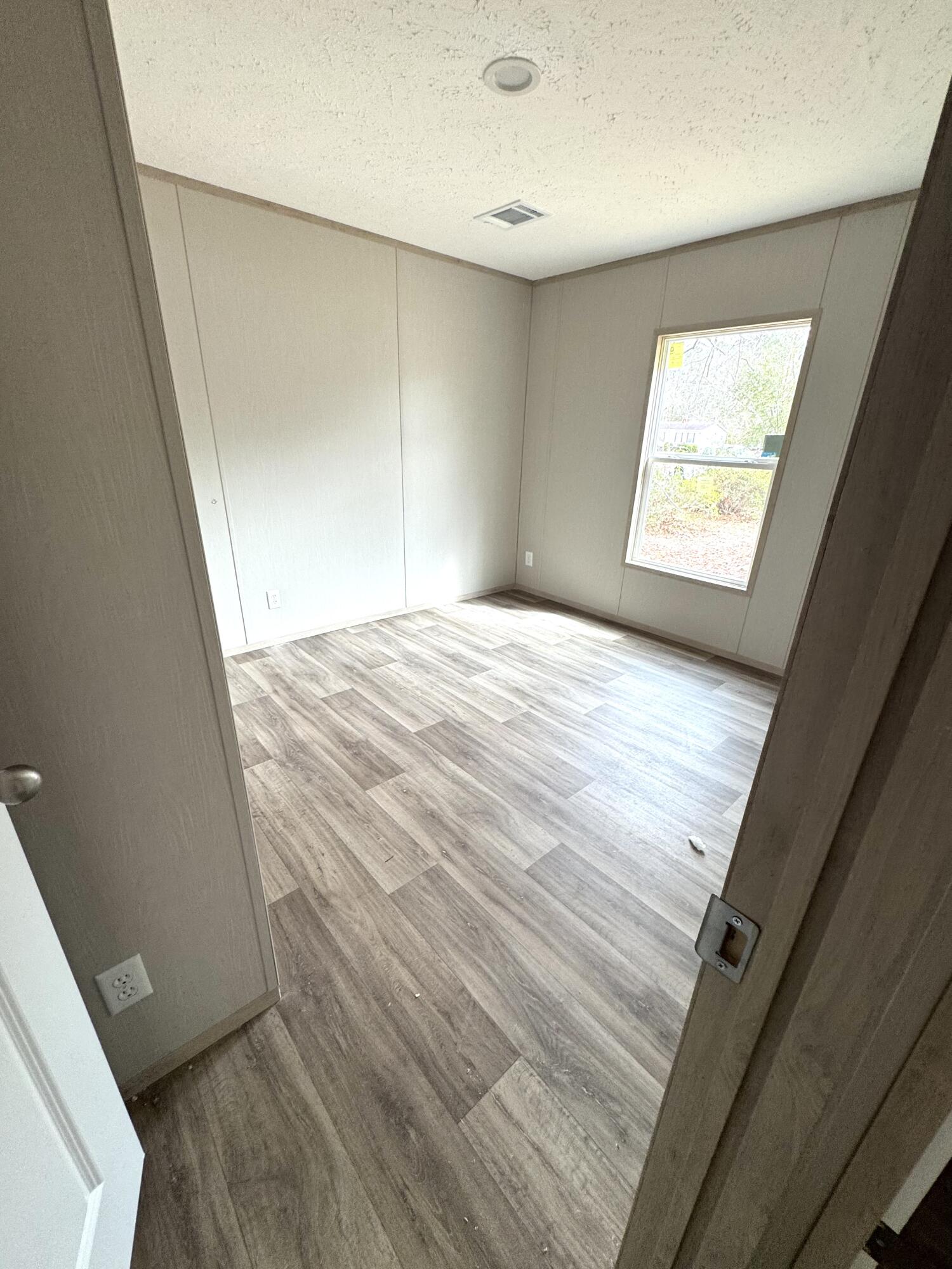 267 Pooshee Plantation Way Bonneau, SC 29431 - Photo 3 of 5 2CE68CAD-B37E-4871-91CC-D89DD98C15D5