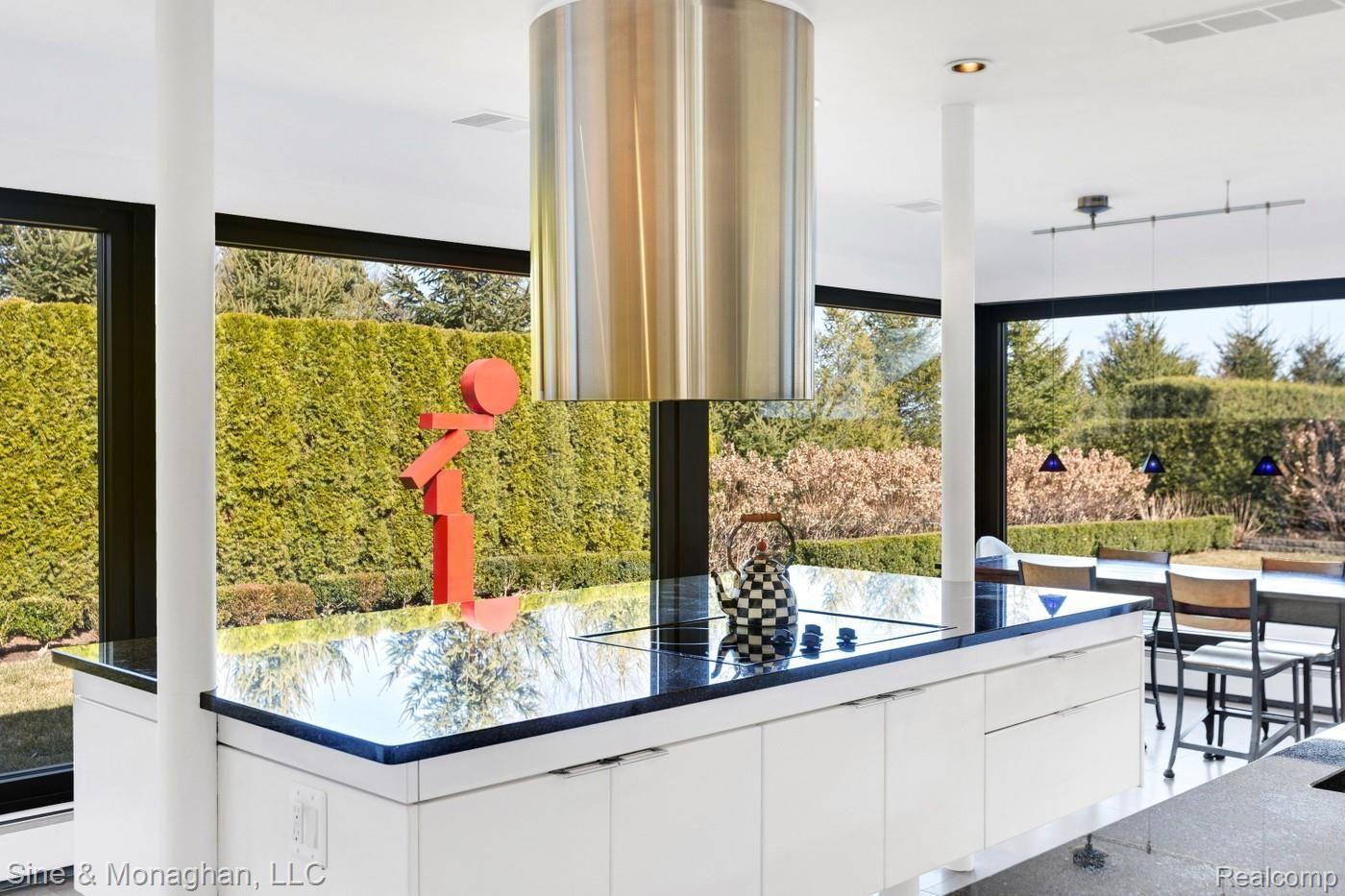 10 Provencal Road Grosse Pointe, MI 48236 - Photo 16 of 94 10-provencal-close up of island.jpg