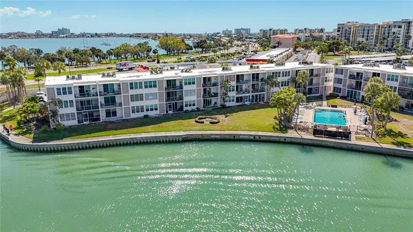 $300,000 | 7401 Bay Island Drive South, Unit 232, South Pasadena, FL 33707