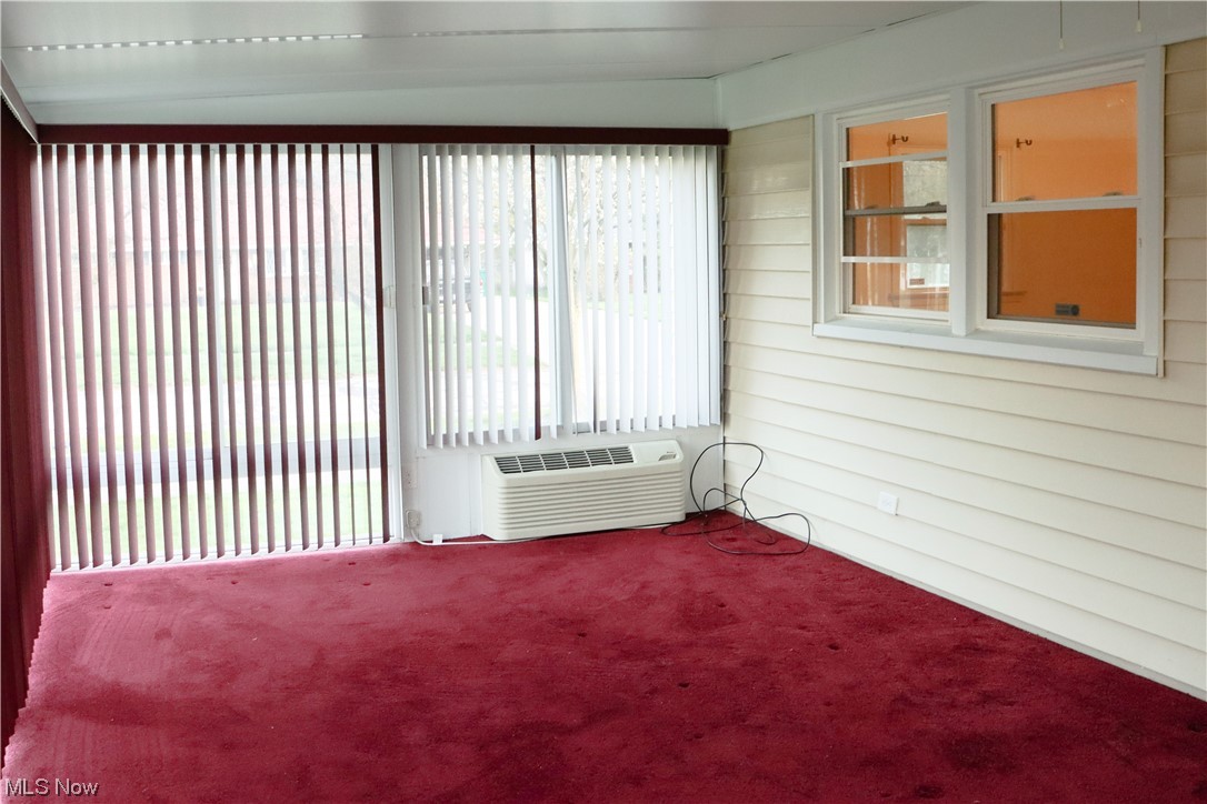 523 Harris Road Cleveland, OH 44143 - Photo 11 of 21 Family Room
