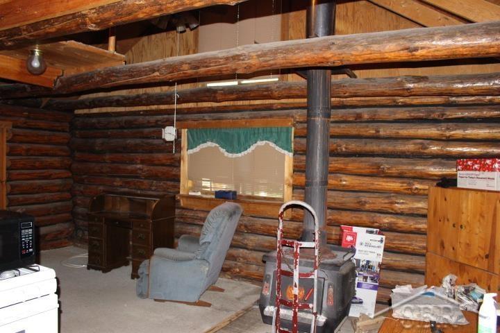 322 South Castor Road Shepherd, MI 48883 - Photo 7 of 34