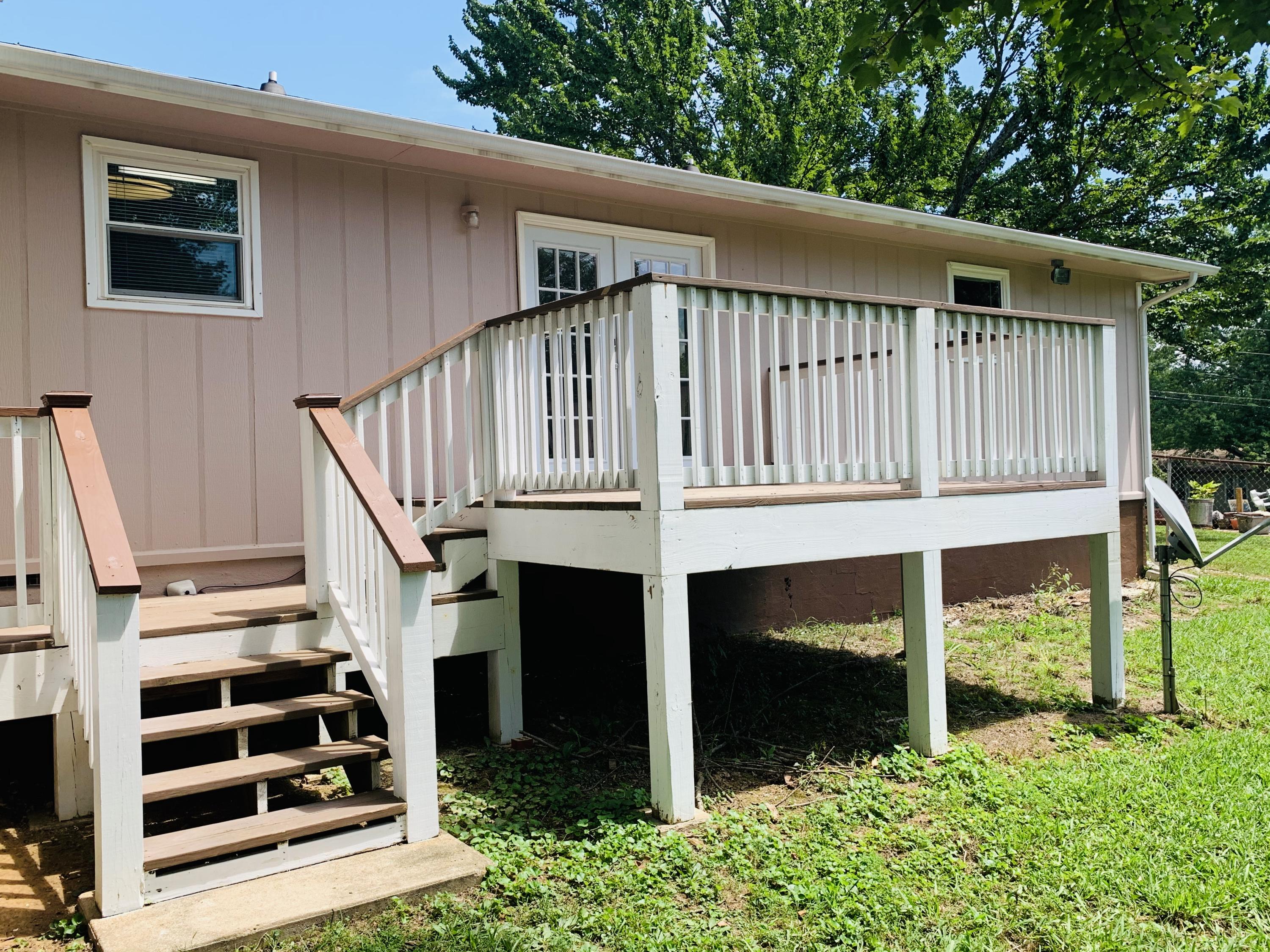 611 Worcester Road Knoxville, TN 37934 - Photo 21 of 35 Deck