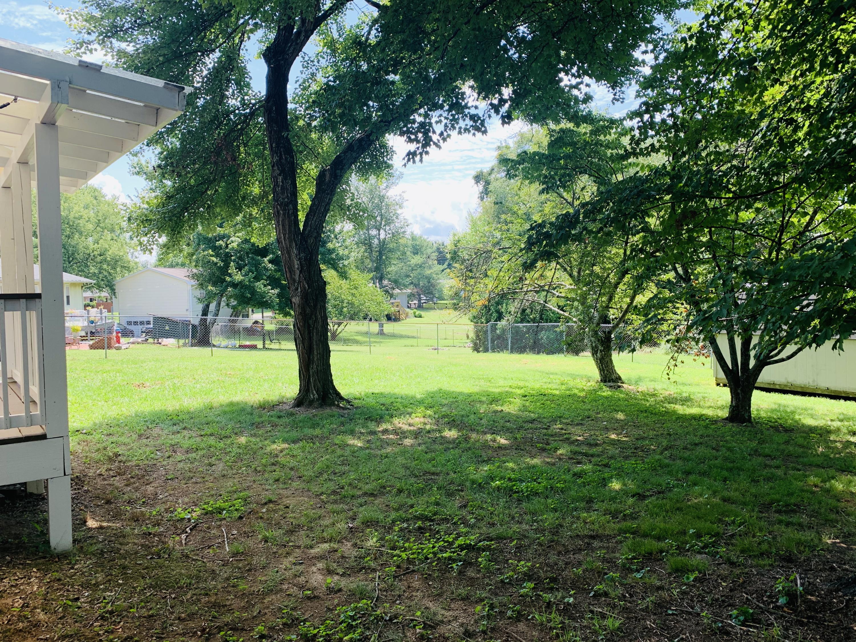 611 Worcester Road Knoxville, TN 37934 - Photo 27 of 35 Backyard