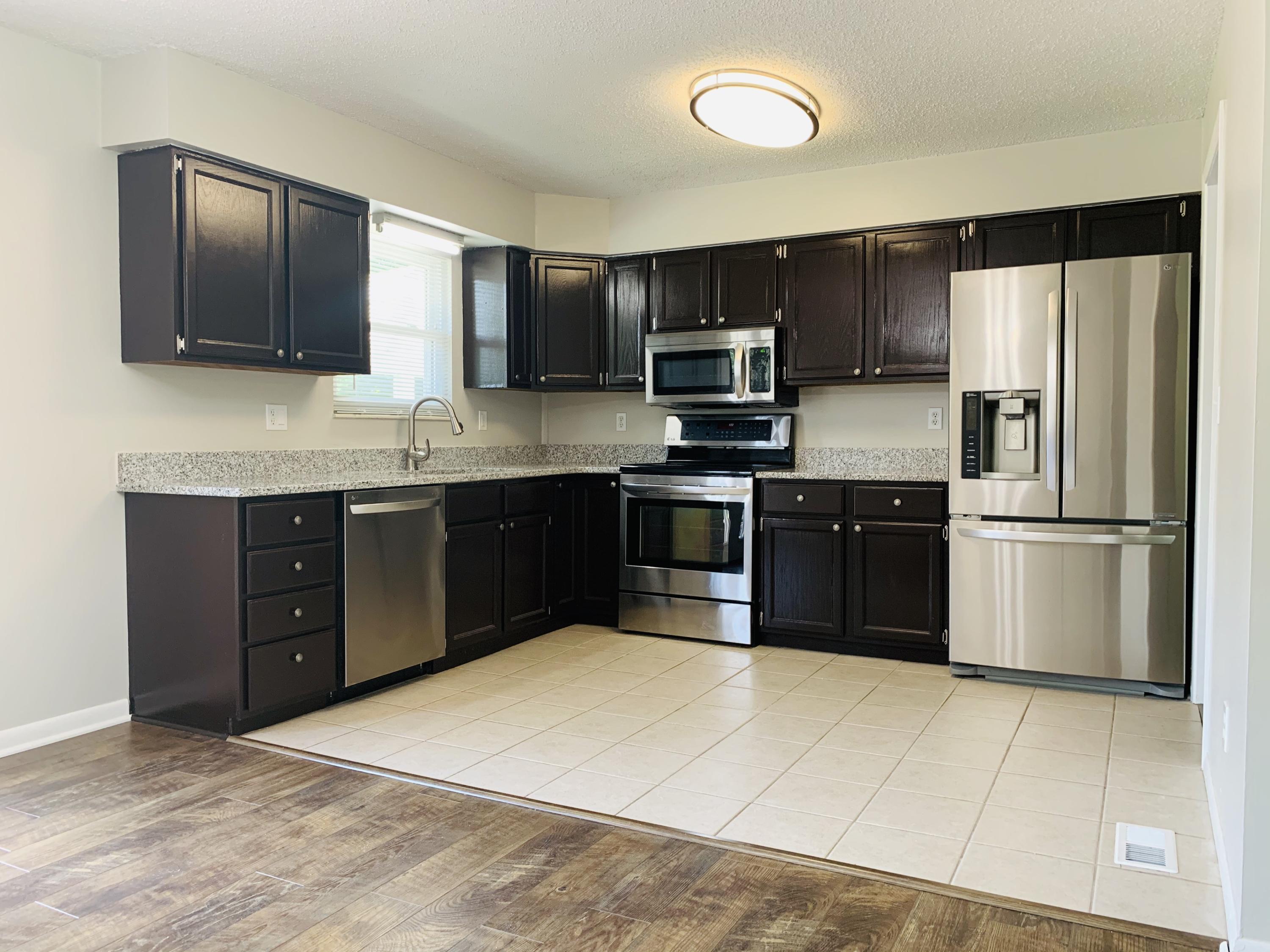 611 Worcester Road Knoxville, TN 37934 - Photo 8 of 35 Stylish Kitchen