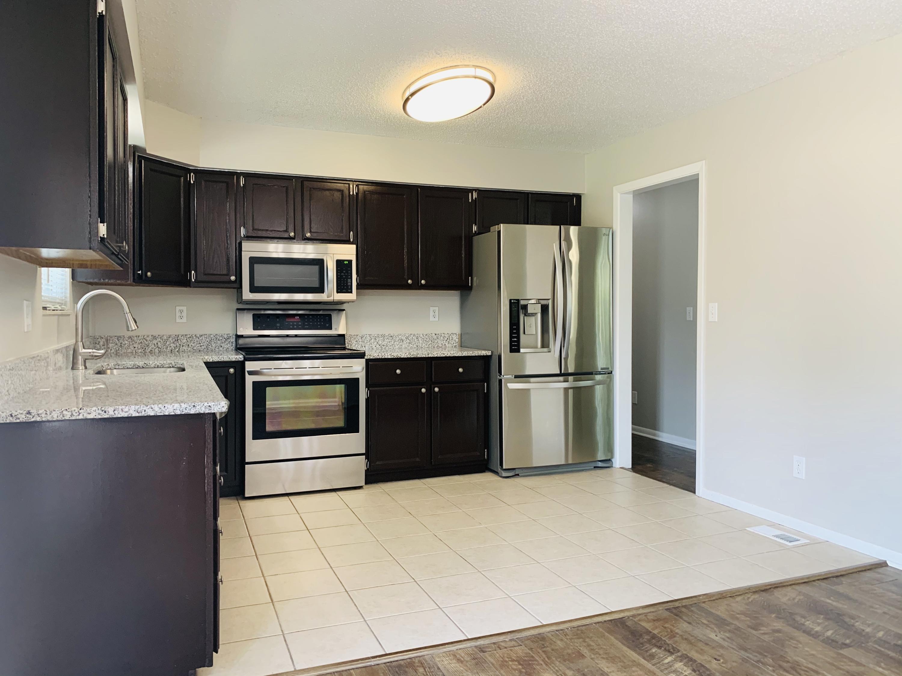 611 Worcester Road Knoxville, TN 37934 - Photo 10 of 35 Kitchen w/ Stainless Appliances