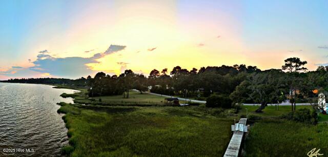 209 Shore Road Newport, NC 28570 - Photo 4 of 61 8202843010976688195