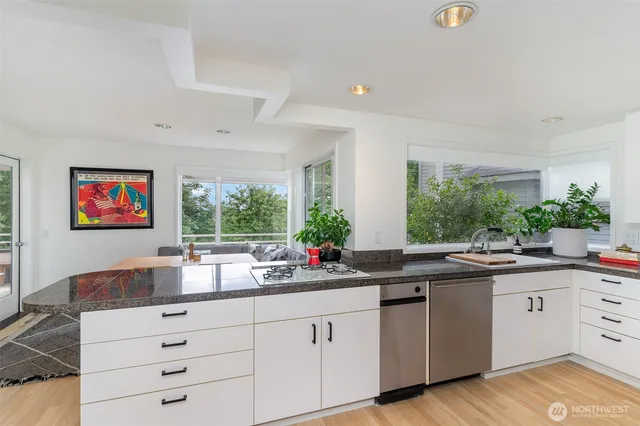 $7,500 | 3501 East Terrace Street, Seattle, WA 98122