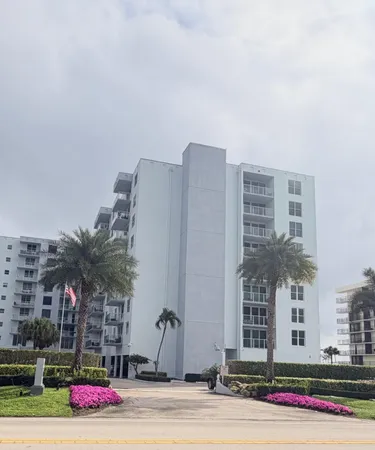 $3,200 | 3450 South Ocean Boulevard, Unit 805, South Palm Beach, FL 33480